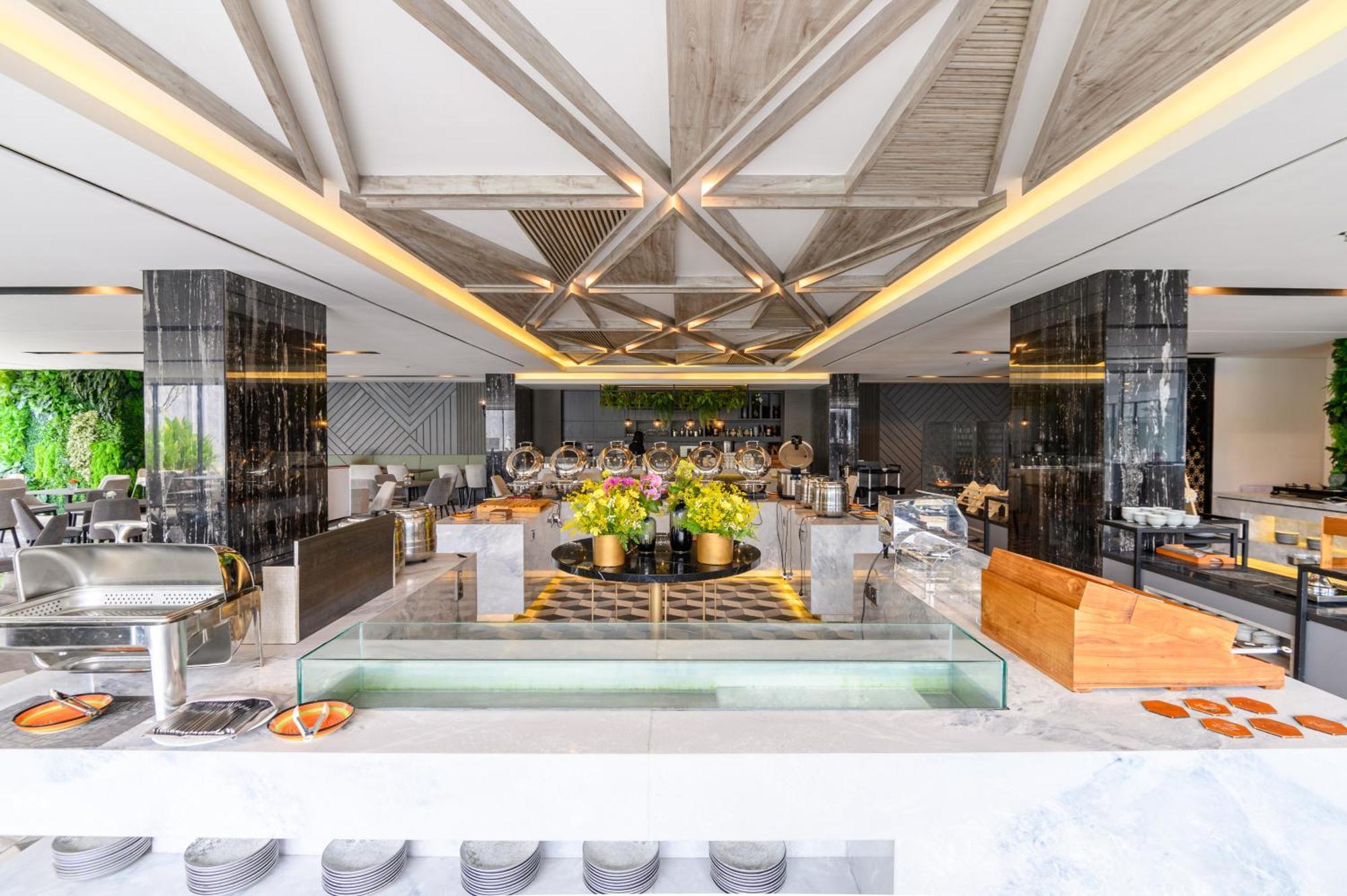 Hotel Aston & Conference Center