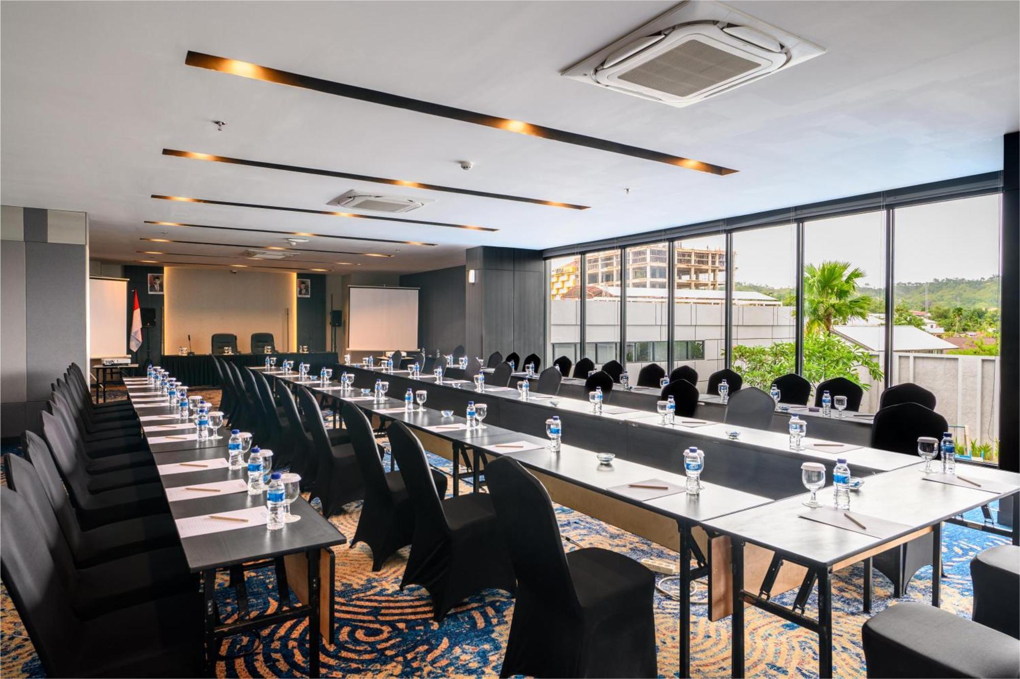 Aston & Conference Center 4*