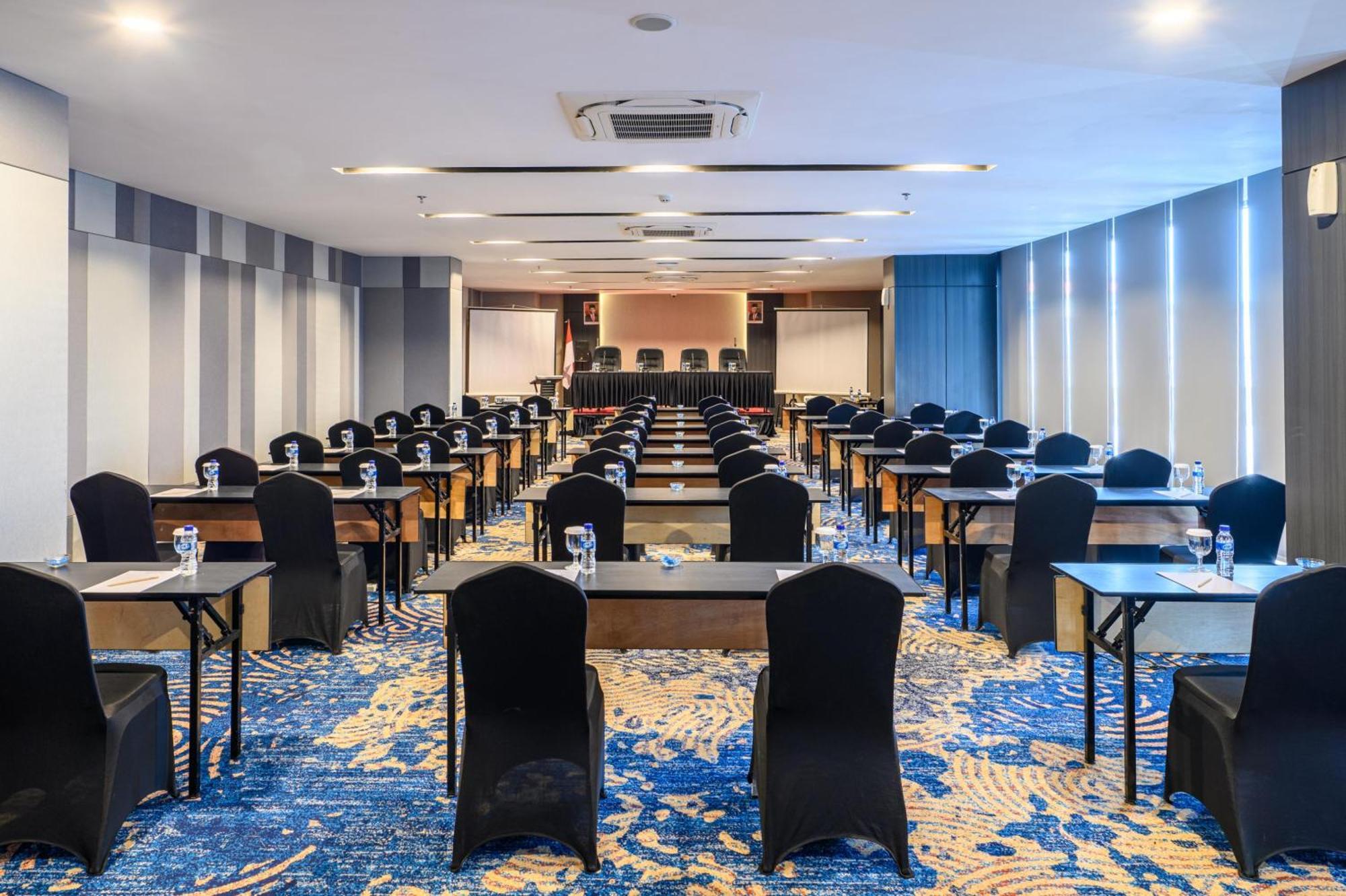 Aston & Conference Center 4* Sorong