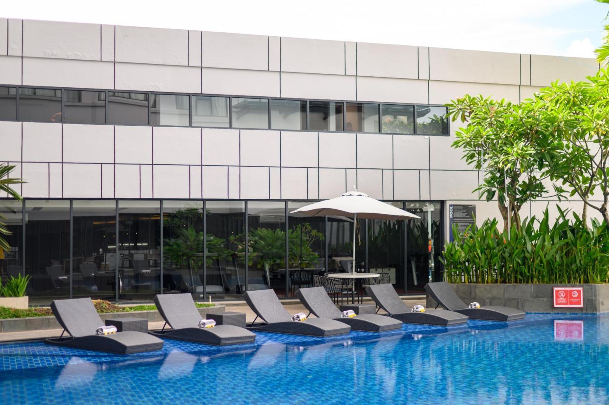 Hotel Aston & Conference Center 4*